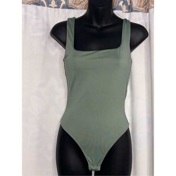 STUNNING SWS Contour Body Shaping Contour Fit olive green Body Suit Size Small p - Picture 1 of 4